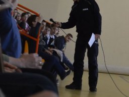 bezpieczna_szkola_policjant_06