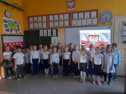 szkola_do_hymnu_002