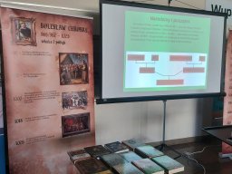 w_majestacie_korony_004